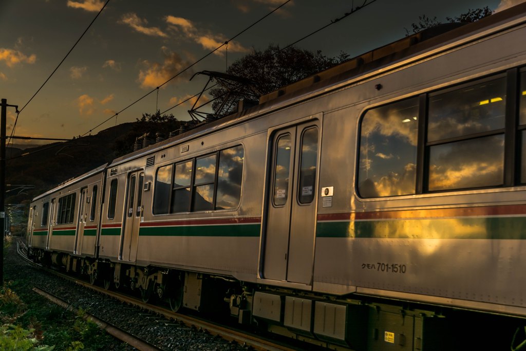 夕暮れ列車