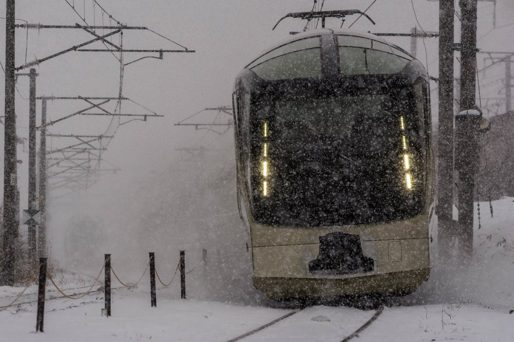 四季島、雪の福島を行く