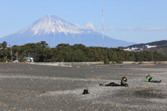 釣りを諦めた人と富士山