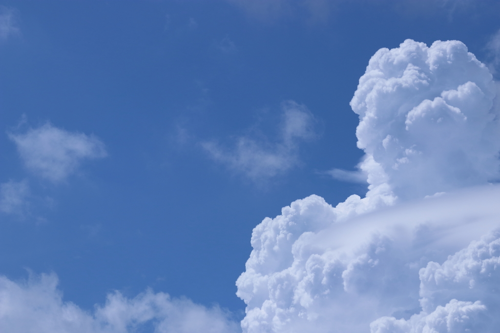 夏雲