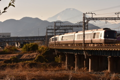 富士山と小田急ロマンスカー４