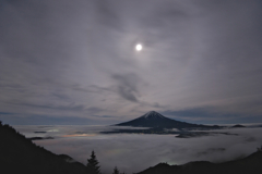 月明かりの雲海