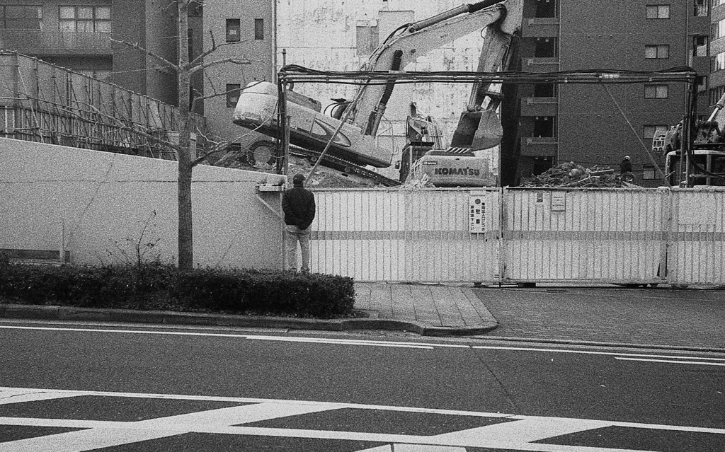時の流れを見つめて 忘れ去るは一瞬