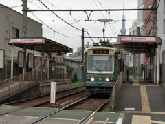 荒川区役所前駅