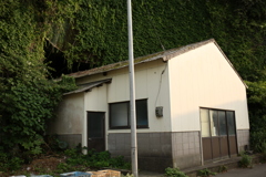 突き刺さる？家屋！