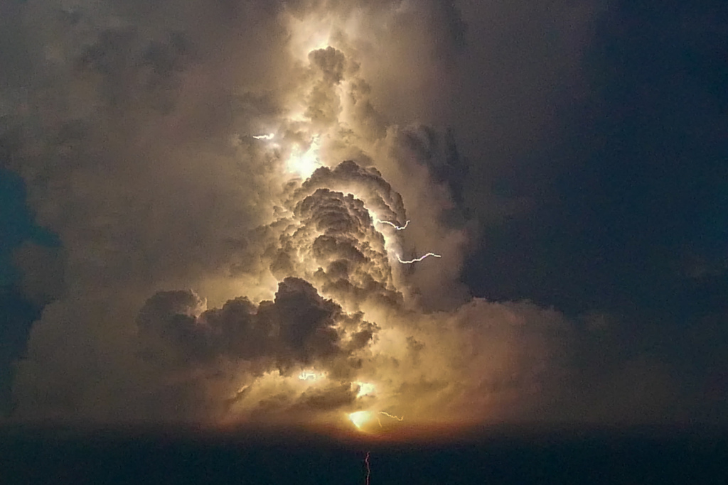 2018/8/26 埼玉上空　雷