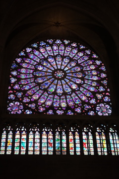 Paris ノートルダム寺院のステンドグラス