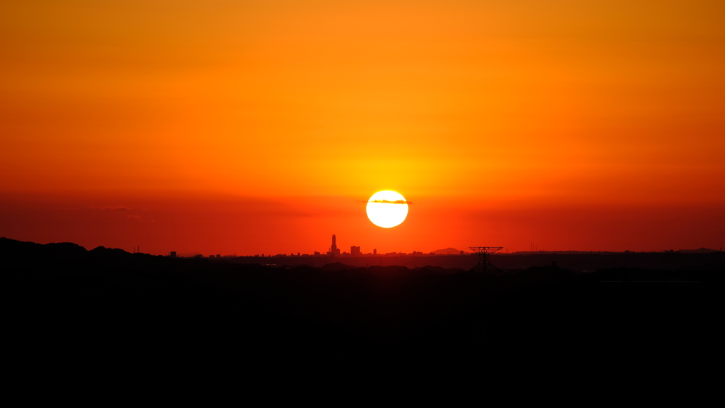 沈まぬ太陽的な夕陽でした。。