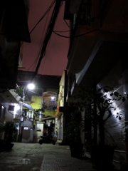ベトナム、ハノイ、夜、袋小路の商店