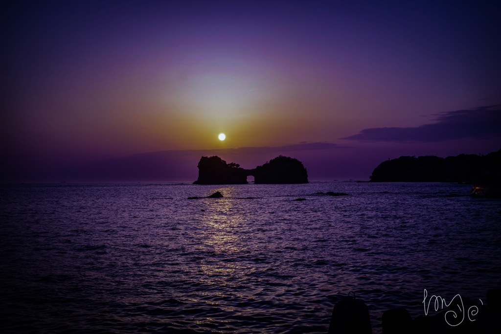 円月島