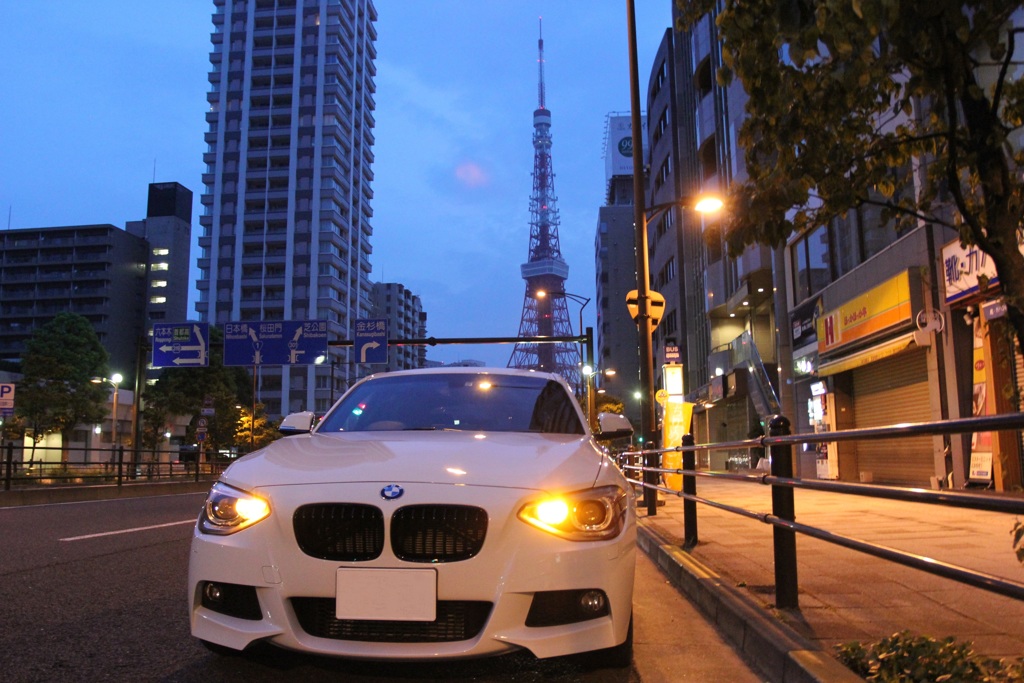 夜明の街とＢＭＷ