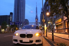 夜明の街とＢＭＷ