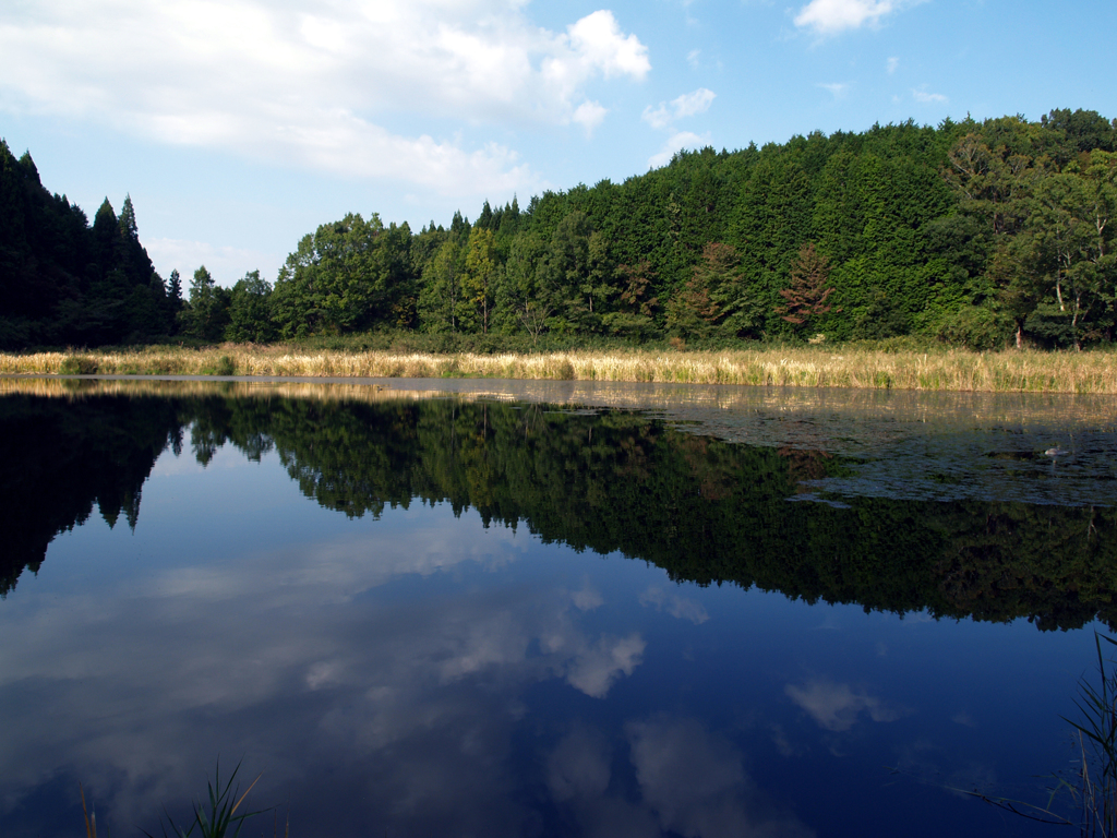 33、山々に囲まれた幻想的な鏡面池 龍王ヶ淵