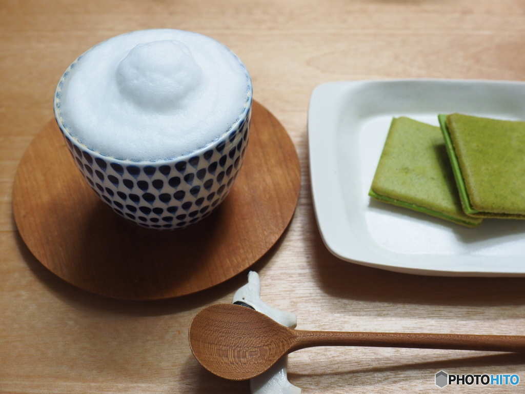 ミルクフローサーで作ったラテとお茶のラングドシャ