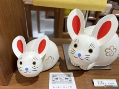 うさぎウサギ何みて跳ねる… うさぎウサギ何みて跳ねる…