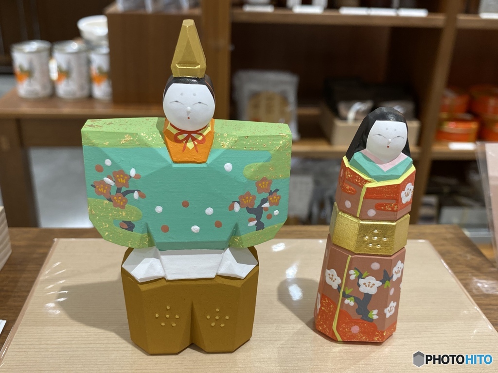 一刀彫りの雛人形