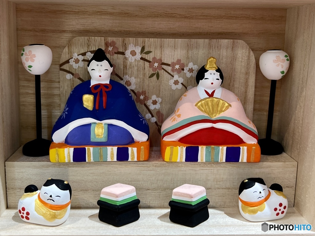 桐箱の中のお雛様