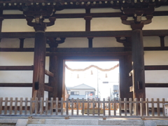 転害門 （テガイモン）裏から