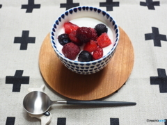 MIX berryとプレーンヨーグルト