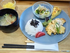 遅いおそいランチをいただきます