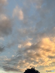 夕暮れ空を見上げて