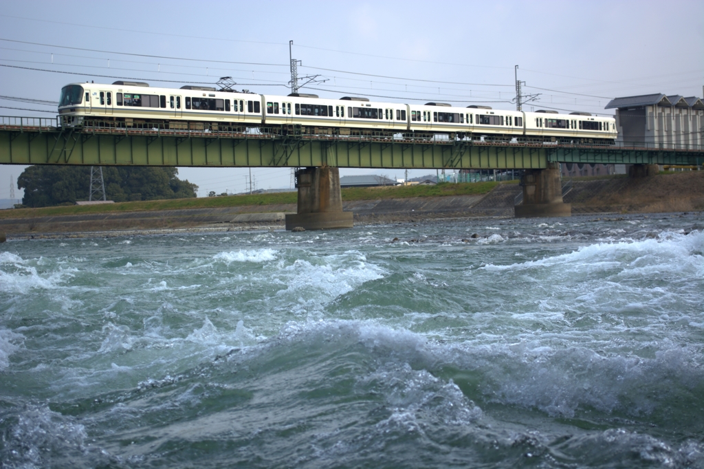 川の流れに沿って