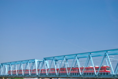 青空を結ぶ青い橋