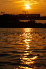 夕陽に染まる多摩川サンロード