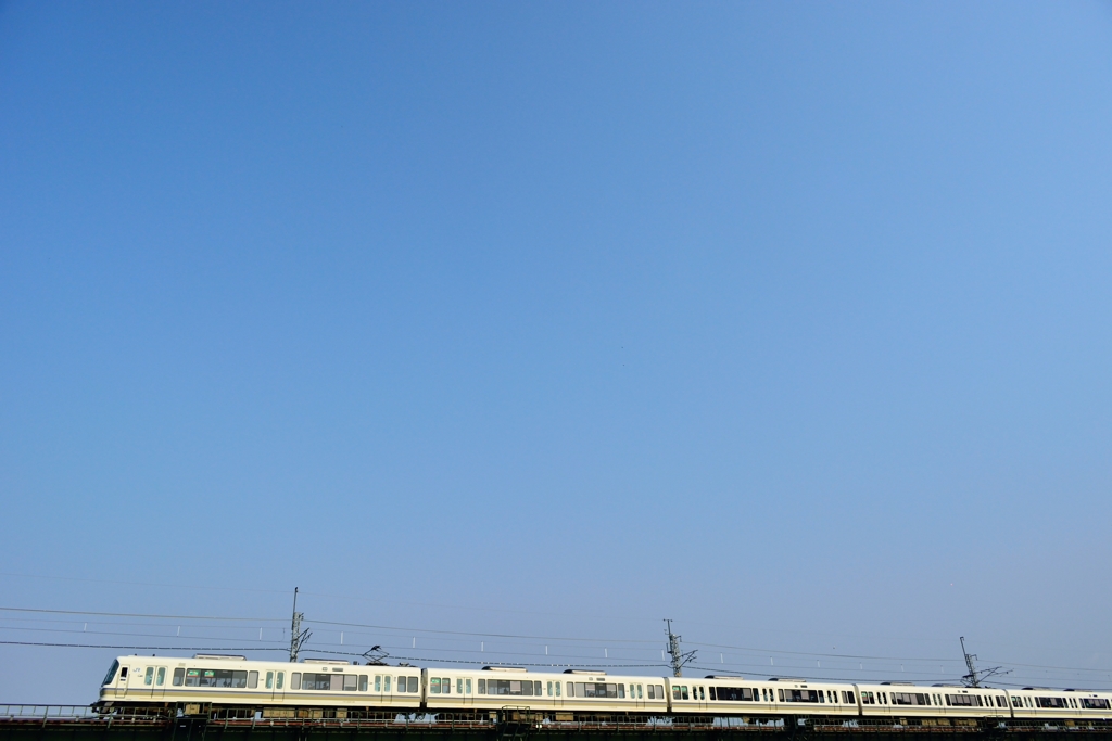 空を渡っていく。