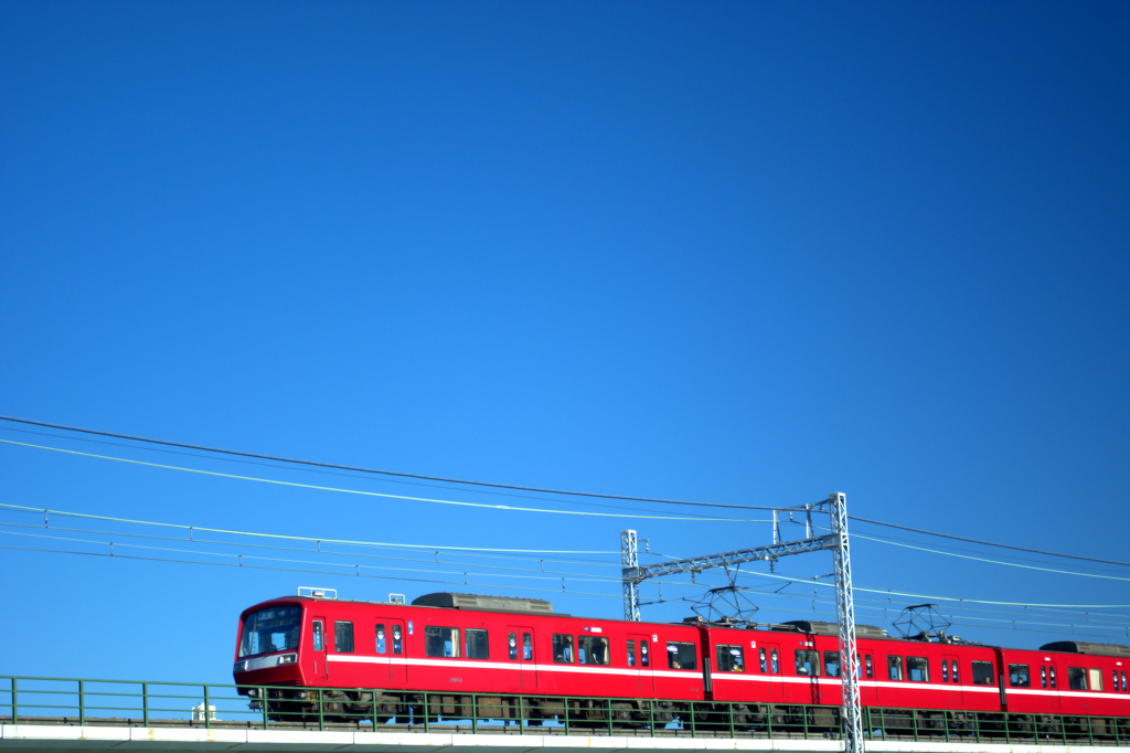 快晴の空を走る