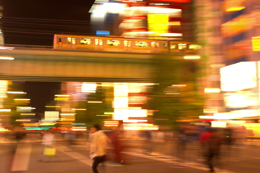 アキバのホコ天を駆ける