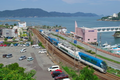 鳥羽湾に沿うしまかぜ