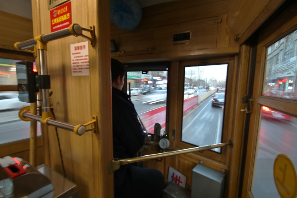 路面電車の運転席