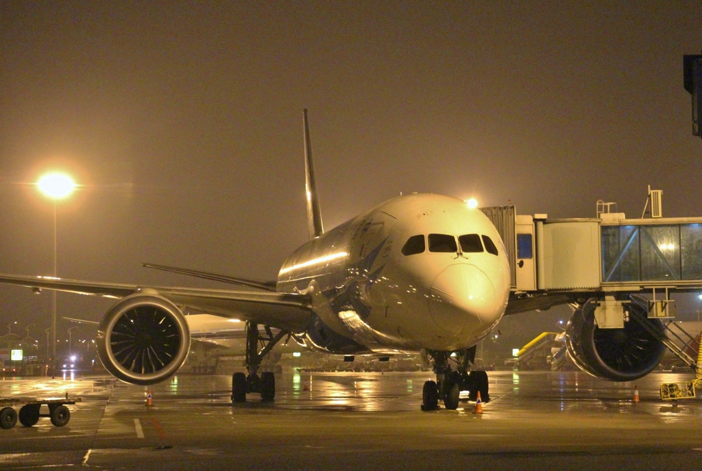 夜の空港