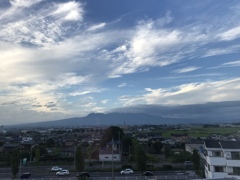 空と山と車と(^^)