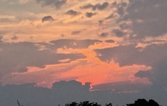 不思議な夕暮れ。。