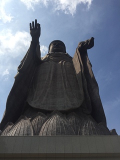 牛久大仏さん(^-^)  下から拝ませていただきまして、、。