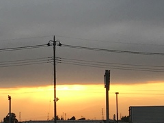 まるで反対のような夕暮れ