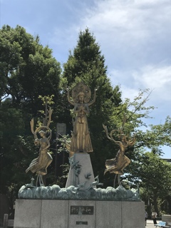 平和の祈りよ、、空に。。