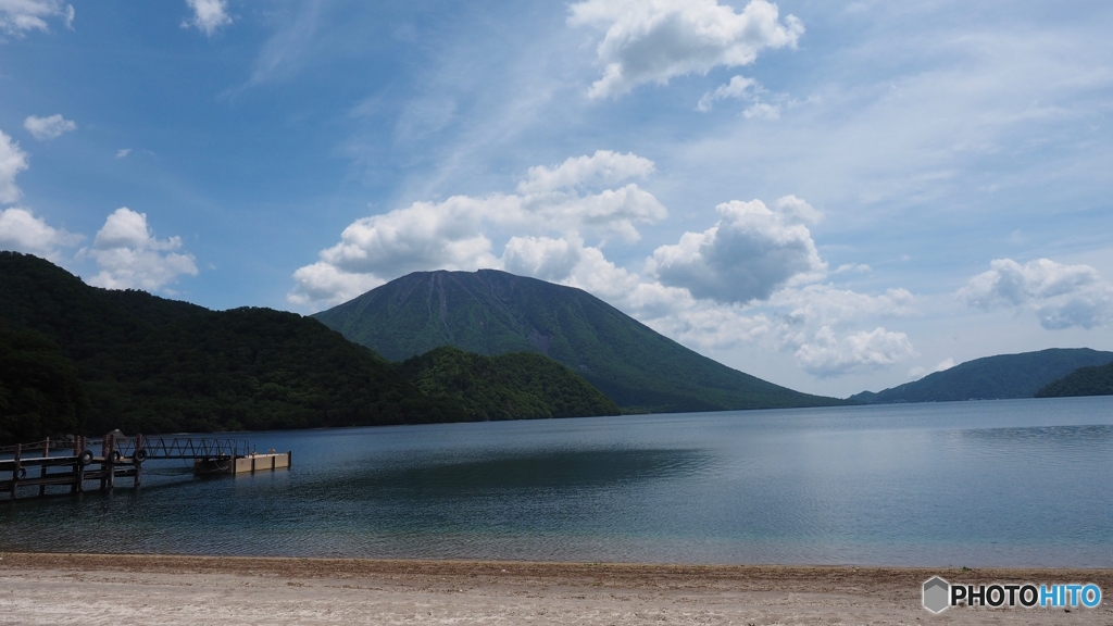 千手が浜から男体山