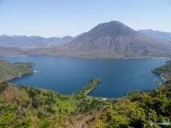 中禅寺湖と男体山