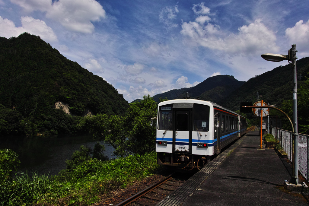 JR三江線・潮駅上り