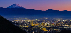 甲府の夜景と富士山
