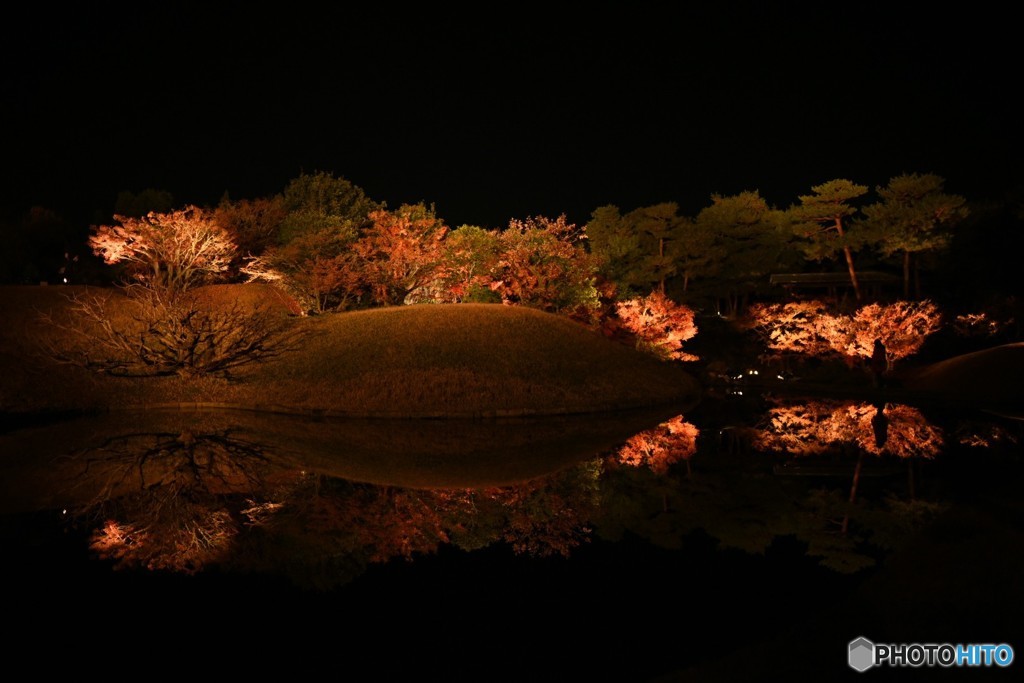 紅葉と水鏡