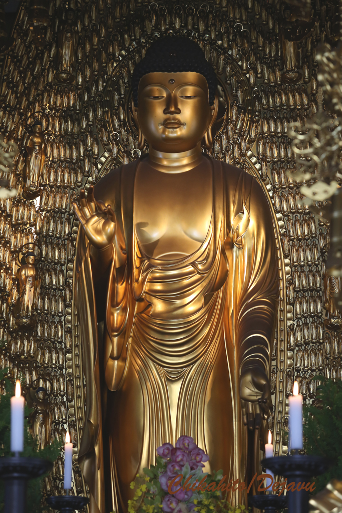 金色の仏像