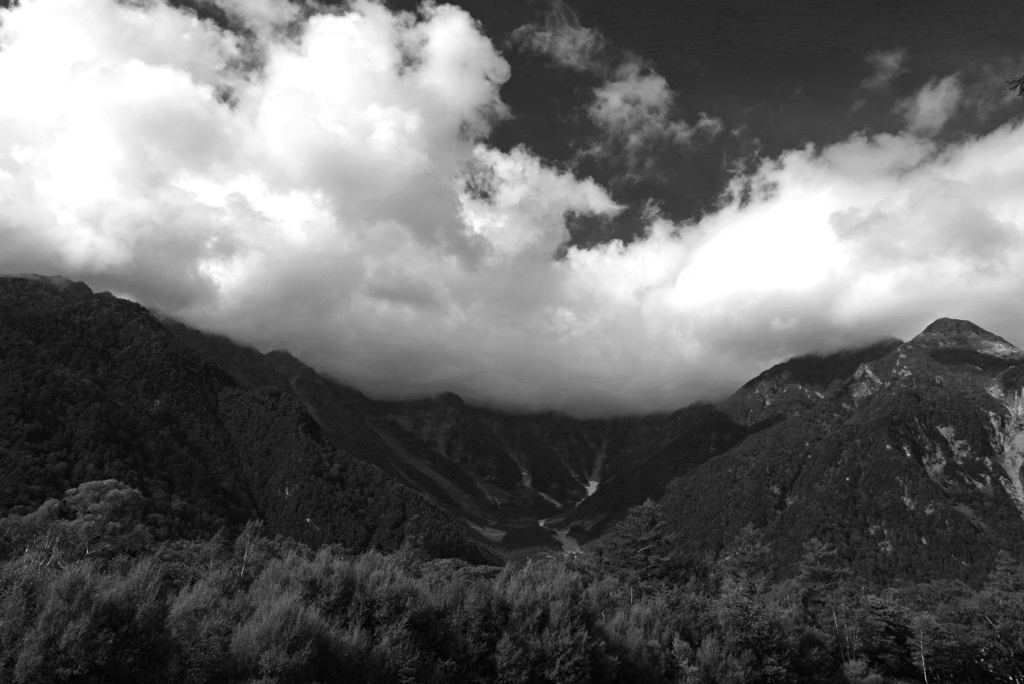 空と雲と山と