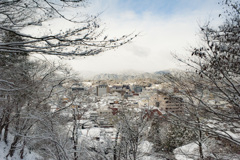 雪の高山