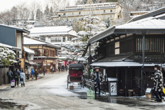 雪の高山三之町