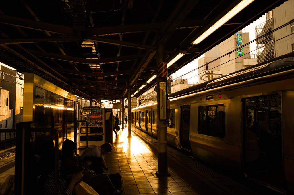 Street Snap 11(Station of the sunset)