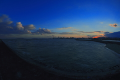 工場地帯の夕暮れ